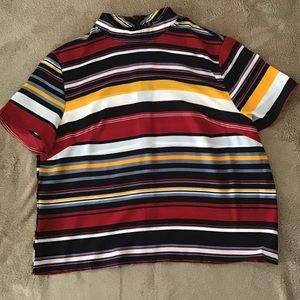 Multi-colored shortsleeved top